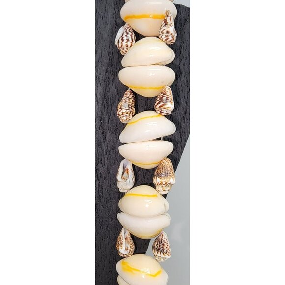 Vintage Butterscotch Cowrie & Nassa Shell Ladder Necklace Chunky 36 Inches Jewel - Picture 2 of 5